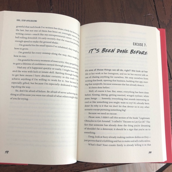 Girl, stop apologizing - book - Picture 3 of 3